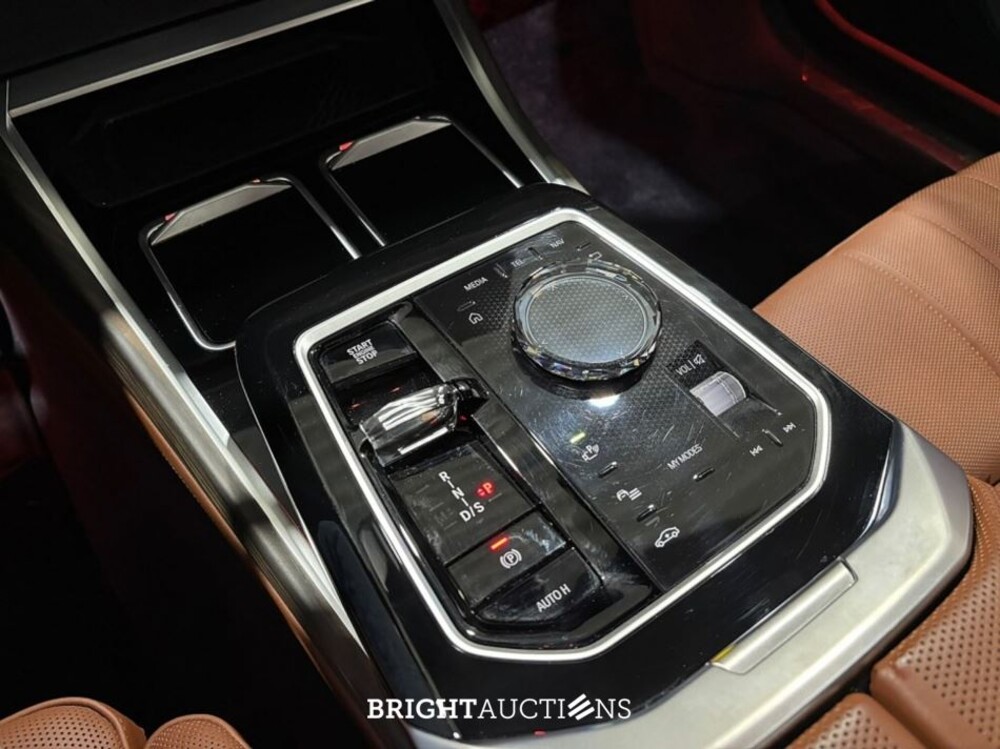 BMW 740d xDrive 7 Serie Full Option! 286pk 2025 (Origineel-NL) 7-Serie, HSN-33-V