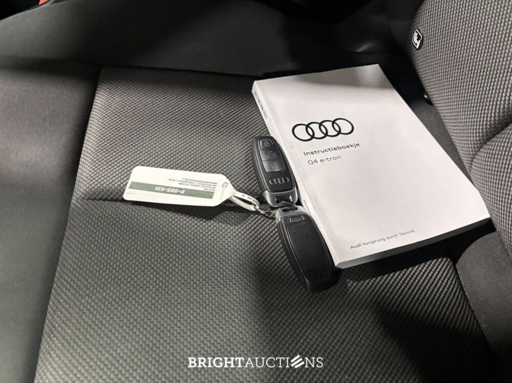 Audi Q4 40 Launch edition 77 kWh 204pk 2022 (Origineel-NL), P-005-KH