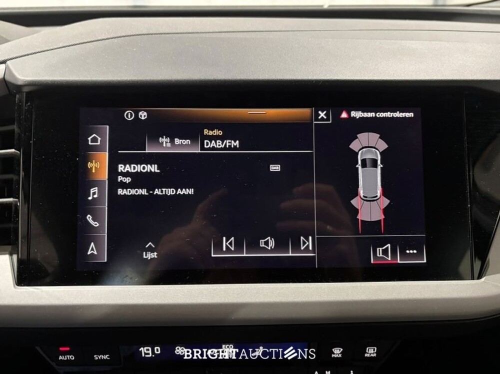 Audi Q4 40 Launch edition 77 kWh 204pk 2022 (Origineel-NL), P-005-KH