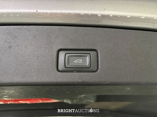 Audi Q4 40 Launch edition 77 kWh 204pk 2022 (Origineel-NL), P-005-KH
