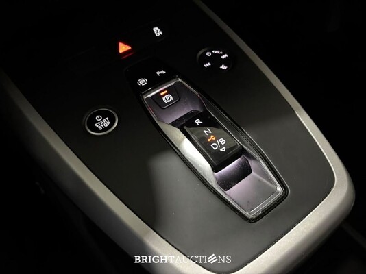 Audi Q4 40 Launch edition 77 kWh 204pk 2022 (Origineel-NL), P-005-KH