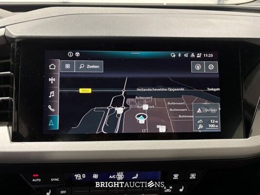 Audi Q4 40 Launch edition 77 kWh 204pk 2022 (Origineel-NL), P-005-KH