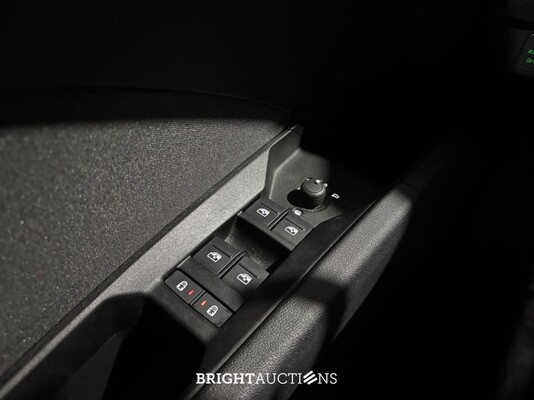 Audi Q4 40 Launch edition 77 kWh 204pk 2022 (Origineel-NL), P-005-KH