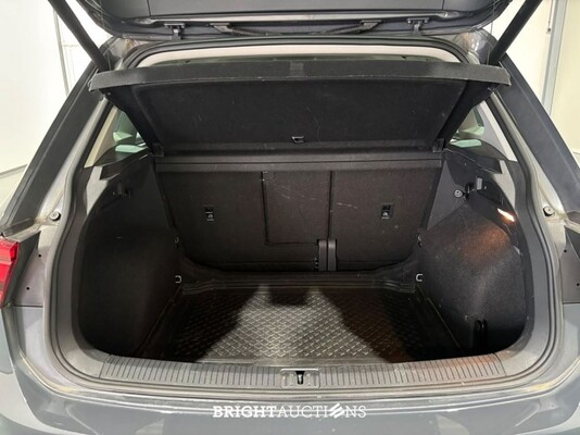 Volkswagen Tiguan Life Business 1.5 TSI 131pk 2022 (Origineel-NL), N-693-SJ