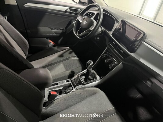 Volkswagen T-Roc Life 1.0 TSI 110pk 2023 (Origineel-NL), S-562-FR