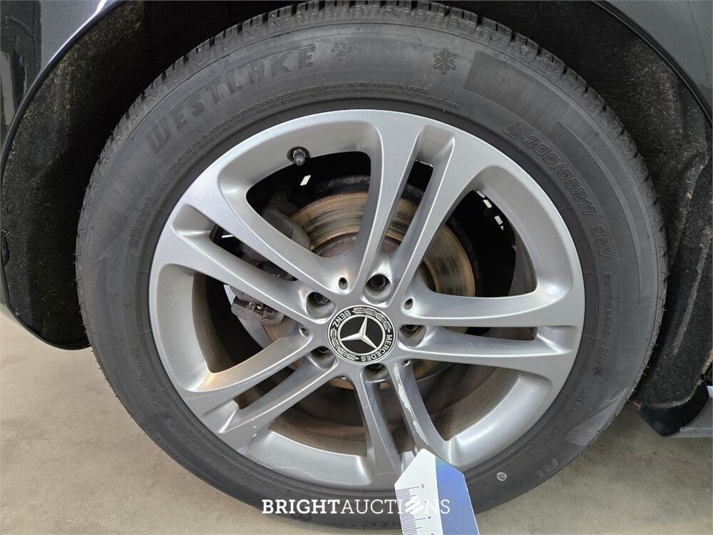 Mercedes-Benz A200 Business Solution AMG 163pk 2018 A-klasse, G-796-RF