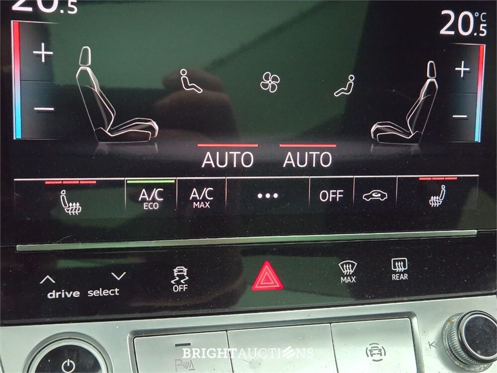 Audi e-tron Sportback 50 S edition Quattro 71 kWh 313pk 2021, T-261-RR