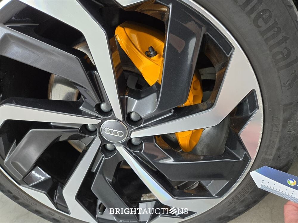 Audi e-tron Sportback 50 S edition Quattro 71 kWh 313pk 2021, T-261-RR