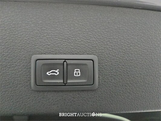 Audi e-tron Sportback 50 S edition Quattro 71 kWh 313pk 2021, T-261-RR