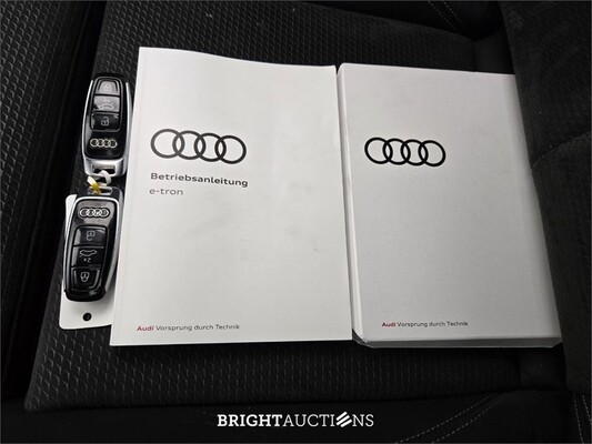 Audi e-tron Sportback 50 S edition Quattro 71 kWh 313pk 2021, T-261-RR