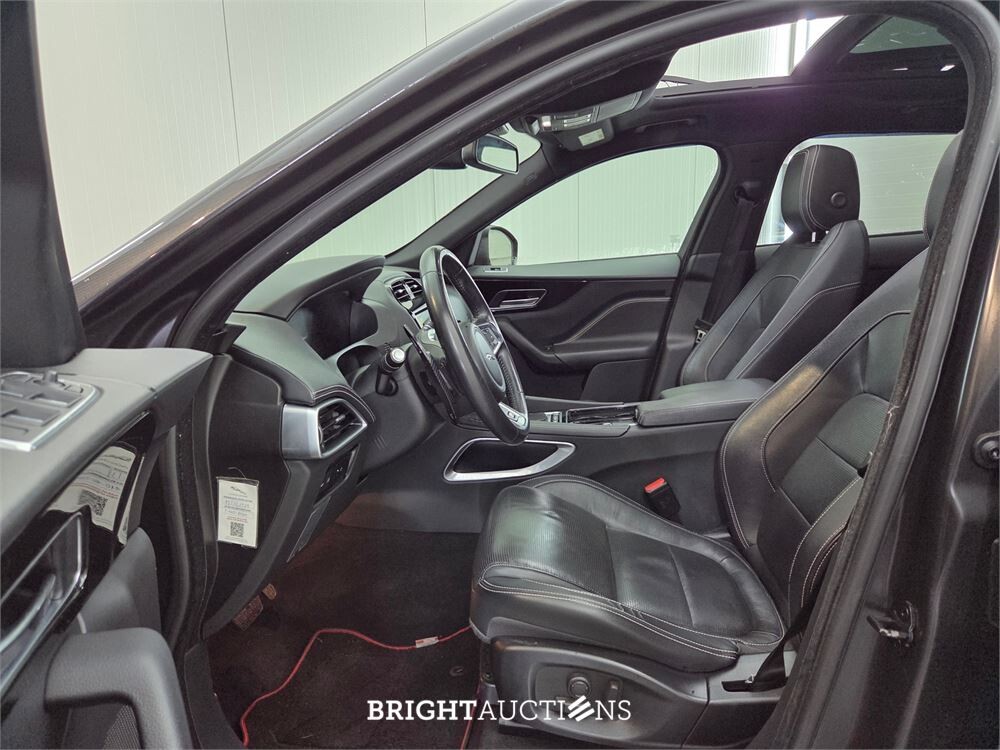 Jaguar F-PACE Portfolio 20d 2.0 AWD 180pk 2017 (Origineel-NL), NT-557-F