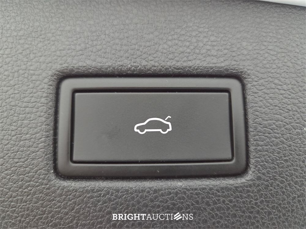 Volkswagen Tiguan R-Line Business 1.5 TSI 150pk 2022, X-482-FV