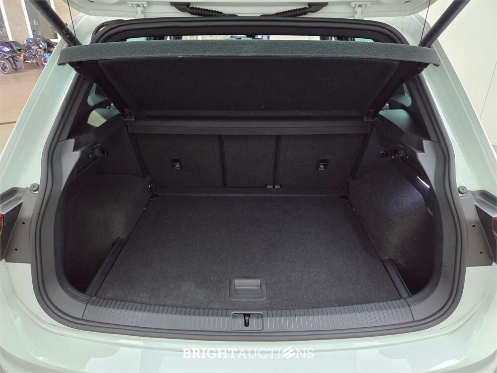 Volkswagen Tiguan R-Line Business 1.5 TSI 150pk 2022, X-482-FV