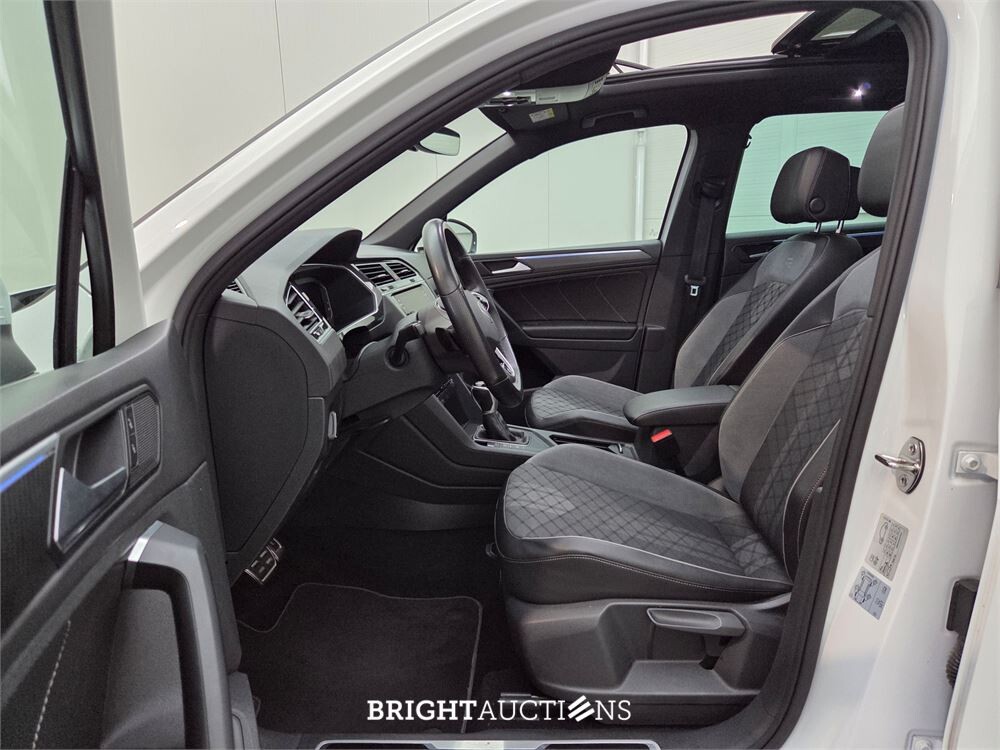 Volkswagen Tiguan R-Line Business 1.5 TSI 150pk 2022, X-482-FV