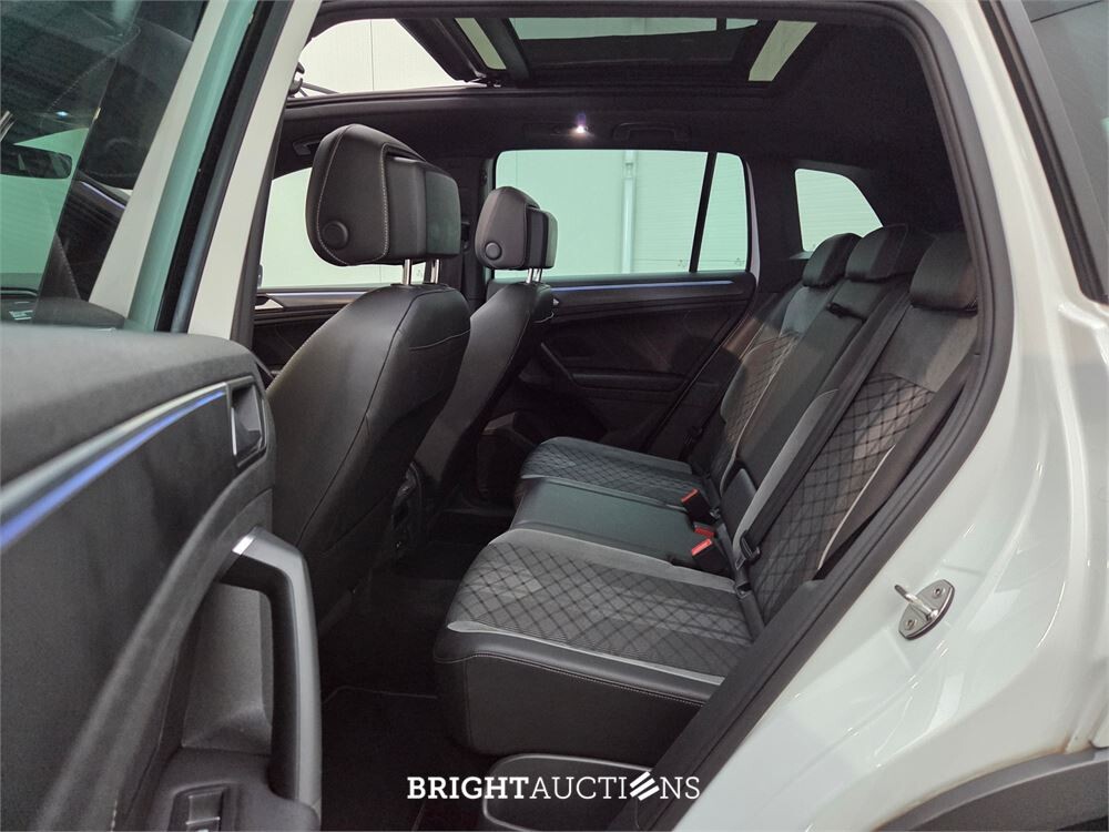 Volkswagen Tiguan R-Line Business 1.5 TSI 150pk 2022, X-482-FV