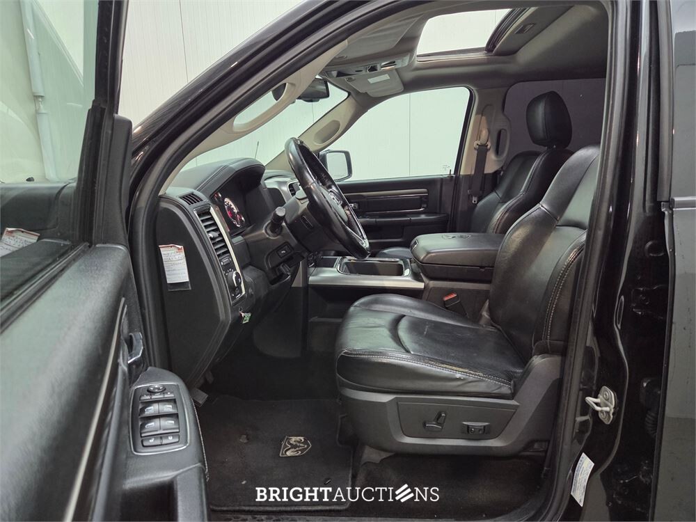 Dodge Ram 1500 4x4 Quad Cab 6'4 Sport 5.7 V8 402pk 2017 (Origineel-NL), VZ-088-G