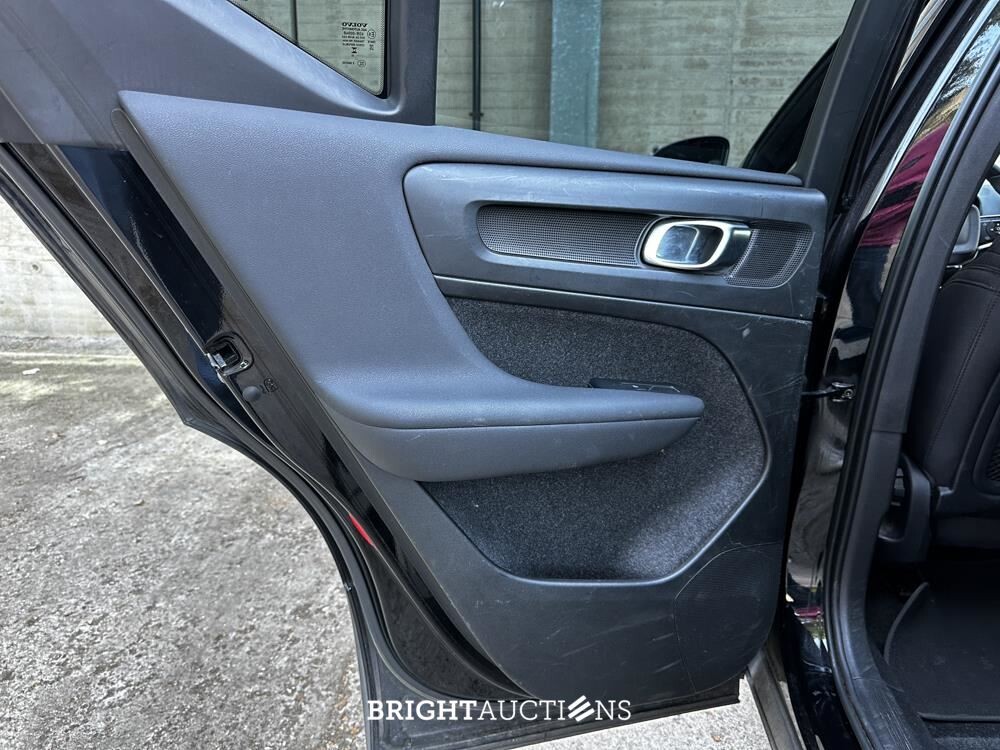 Volvo XC40 Recharge Plus 231pk 2023 (Origineel-NL + 1e eigenaar), S-874-ZR