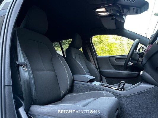 Volvo XC40 Recharge Plus 231pk 2023 (Origineel-NL + 1e eigenaar), S-874-ZR