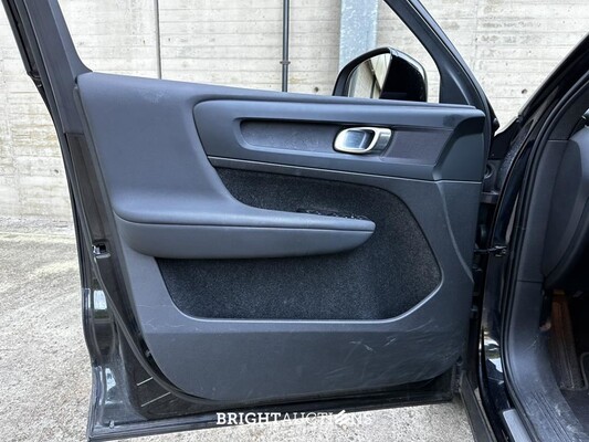 Volvo XC40 Recharge Plus 231pk 2023 (Dutch-spec + 1st owner), S-874-ZR