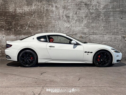 Maserati Granturismo S 4.7 V8 440 pk MC Shift 440 pk 2009