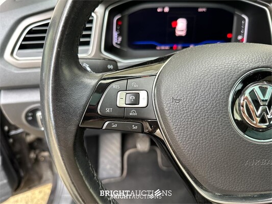 Volkswagen T-Roc 1.0 TSI Style 116hp 2018 (Original-NL) 75.852 KM, RS-137-V