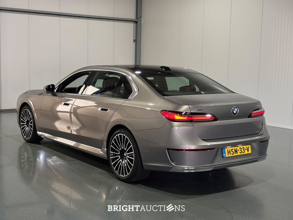 BMW 740d xDrive 7 Serie Full Option! 286pk 2025 (Origineel-NL) 7-Serie, HSN-33-V