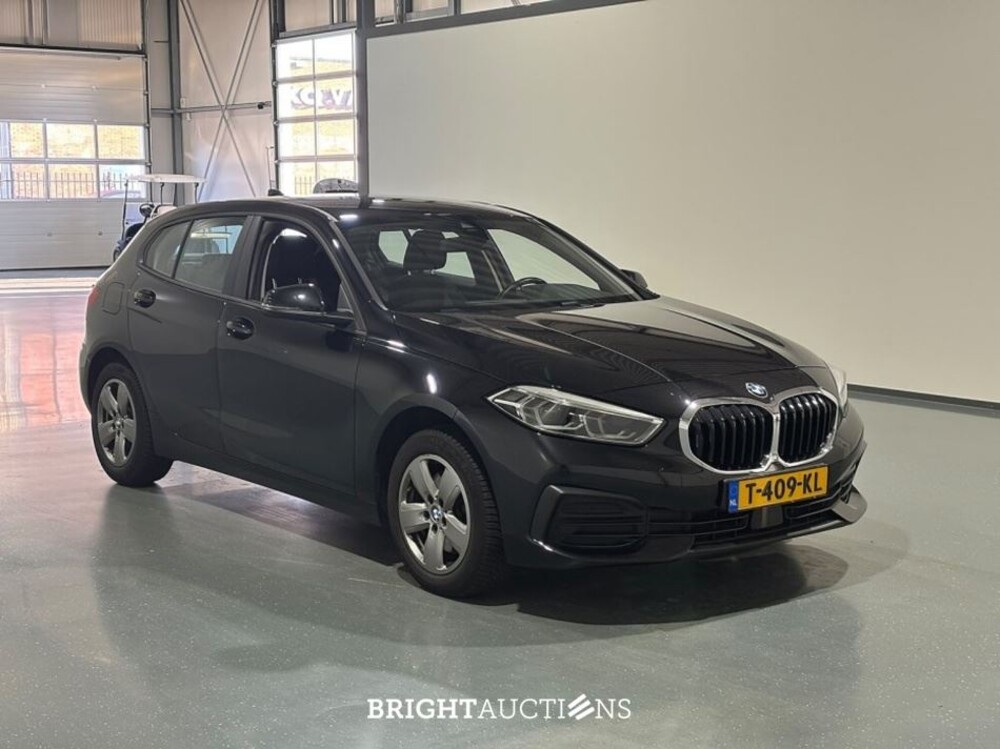 BMW 118i 1-serie Introduction Edition 136pk 2023 (Origineel-NL) 1-Serie, T-409-KL