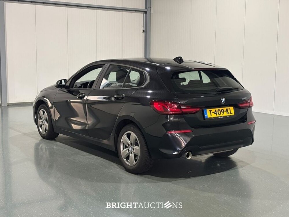 BMW 118i 1-serie Introduction Edition 136pk 2023 (Origineel-NL) 1-Serie, T-409-KL