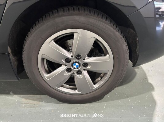 BMW 118i 1-serie Introduction Edition 136pk 2023 (Origineel-NL) 1-Serie, T-409-KL
