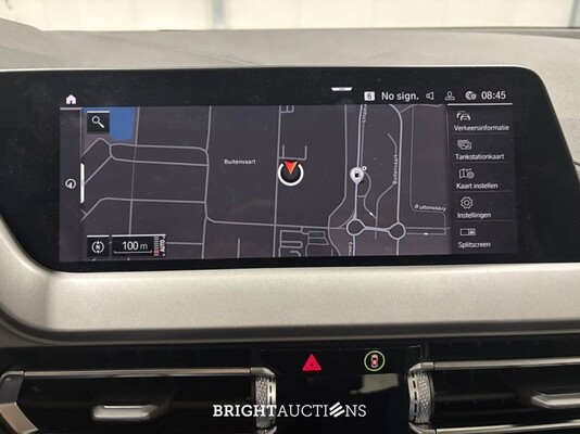 BMW 118i 1-serie Introduction Edition 136pk 2023 (Origineel-NL) 1-Serie, T-409-KL