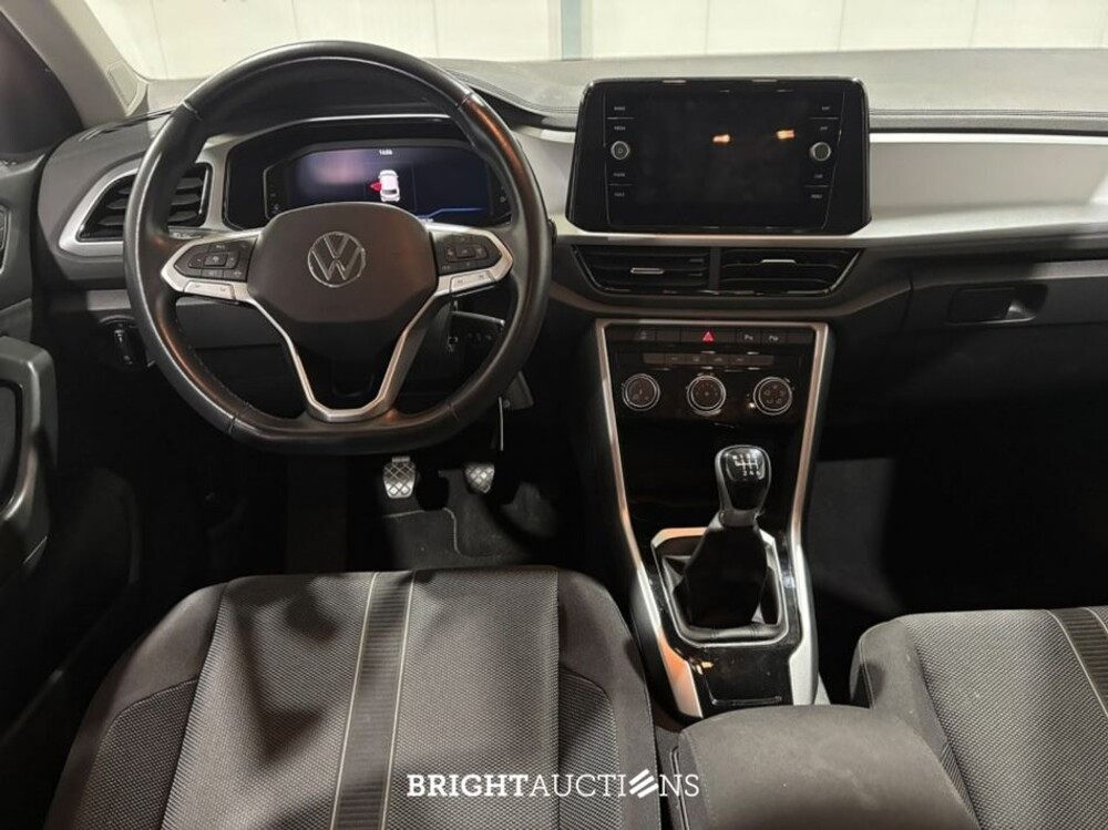 Volkswagen T-Roc Life 75 Edition 1.0 TSI 110pk 2022 (Origineel-NL), R-182-BG