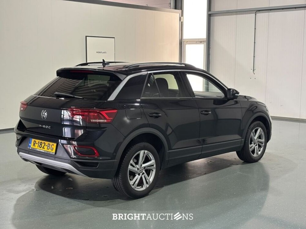 Volkswagen T-Roc Life 75 Edition 1.0 TSI 110pk 2022 (Origineel-NL), R-182-BG