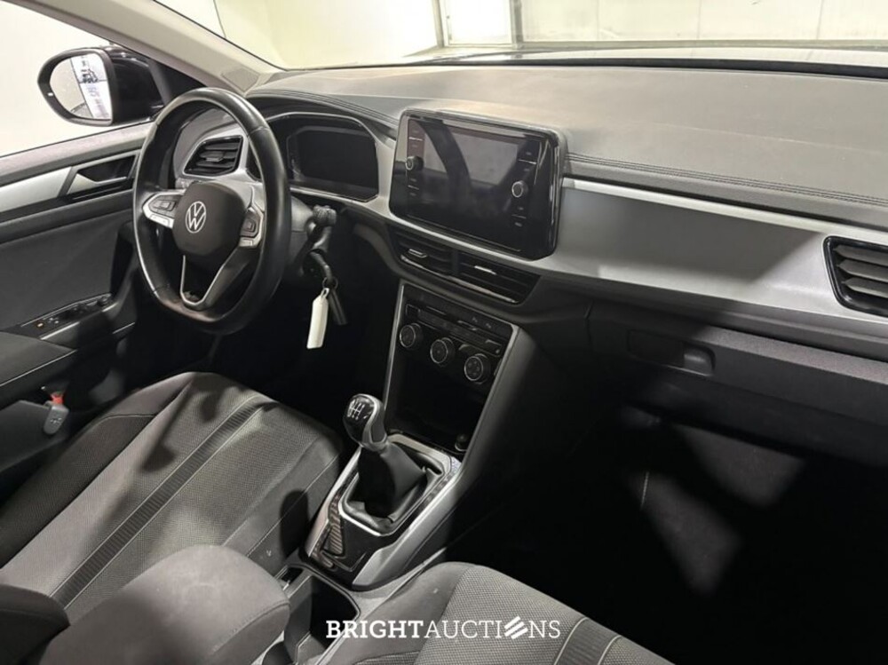 Volkswagen T-Roc Life 75 Edition 1.0 TSI 110pk 2022 (Origineel-NL), R-182-BG