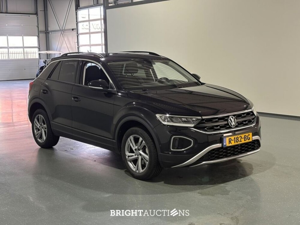 Volkswagen T-Roc Life 75 Edition 1.0 TSI 110pk 2022 (Origineel-NL), R-182-BG