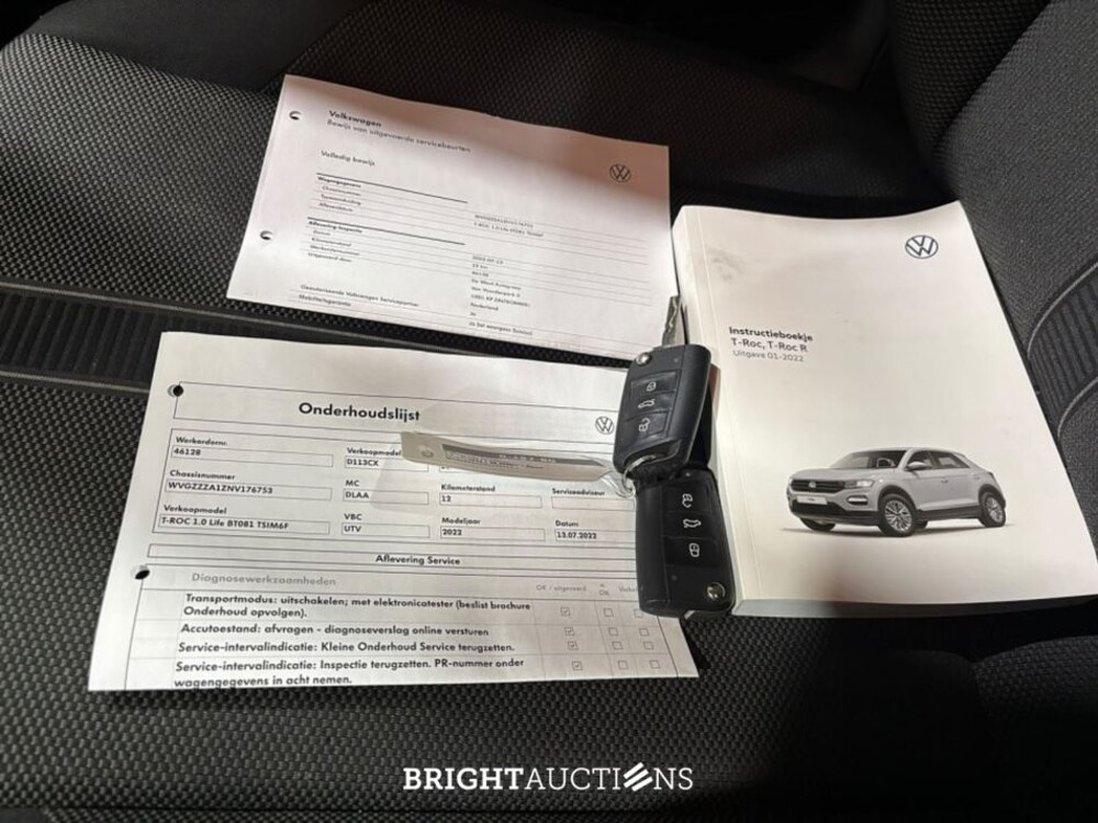 Volkswagen T-Roc Life 75 Edition 1.0 TSI 110pk 2022 (Origineel-NL), R-182-BG