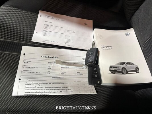 Volkswagen T-Roc Life 75 Edition 1.0 TSI 110pk 2022 (Origineel-NL), R-182-BG
