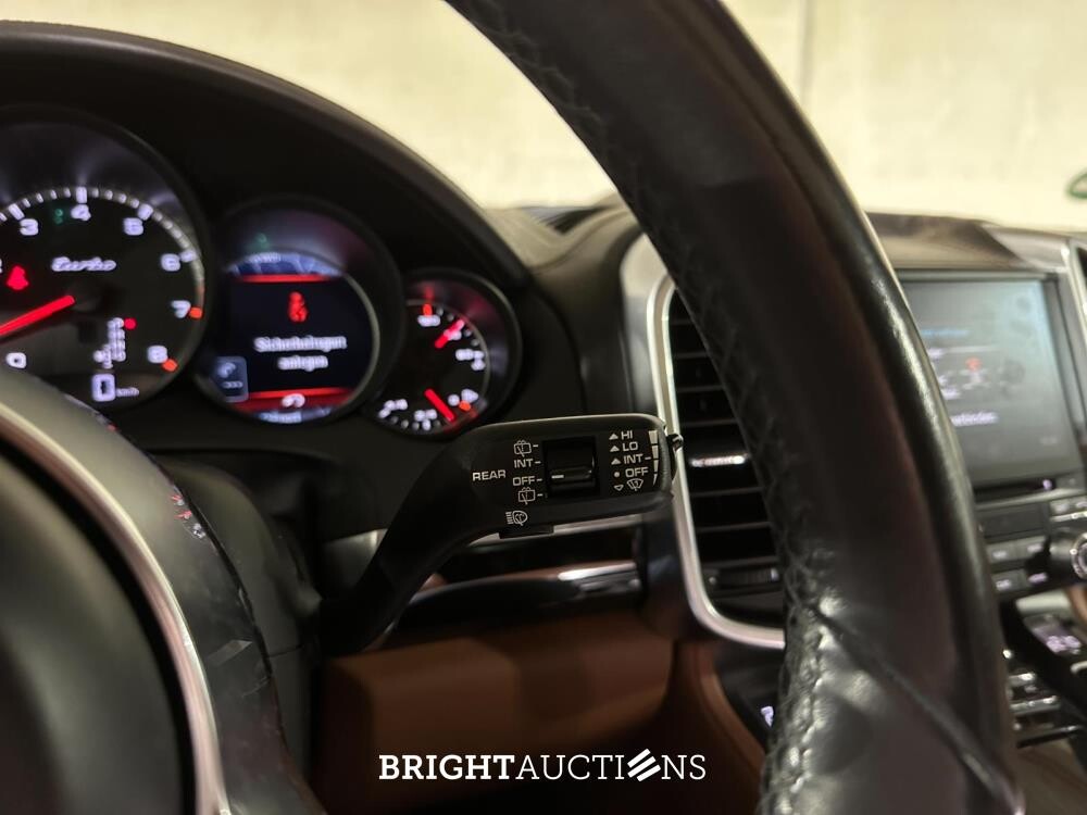 Porsche Cayenne Turbo 4.8 V8 520hp 2017 Sport-Chrono