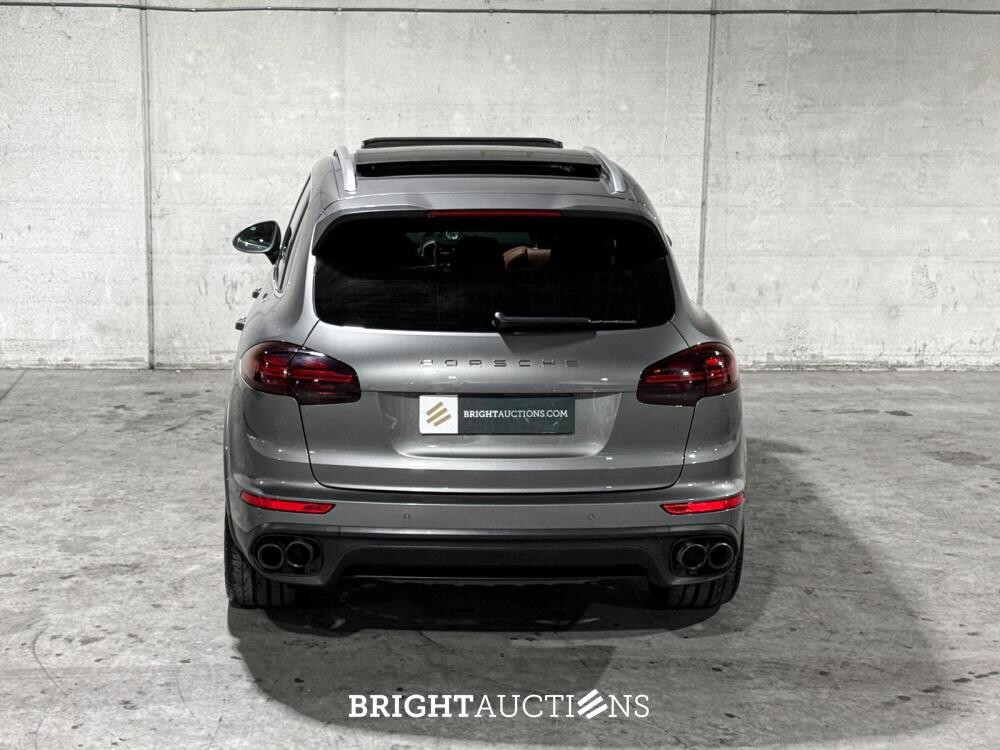 Porsche Cayenne Turbo 4.8 V8 520hp 2017 Sport-Chrono