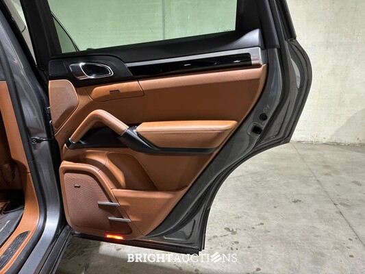 Porsche Cayenne Turbo 4.8 V8 520pk 2017 Sport-Chrono