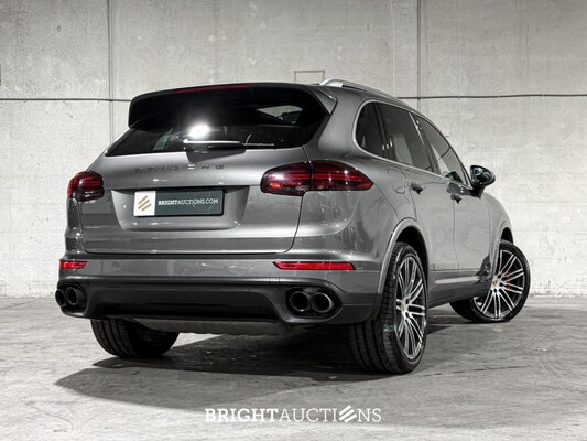 Porsche Cayenne Turbo 4.8 V8 520hp 2017 Sport-Chrono