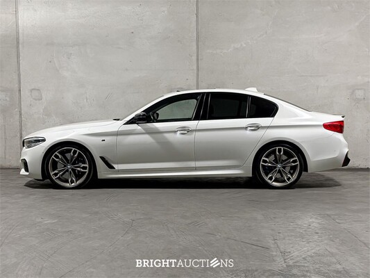 2018 BMW M550i xDrive High Executive 462 pk 5er-Reihe, KKP-44-R
