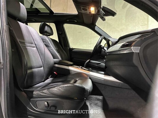 BMW X5 xDrive48i 4.8 V8 E70 355pk 2007, P-834-RB Youngtimer