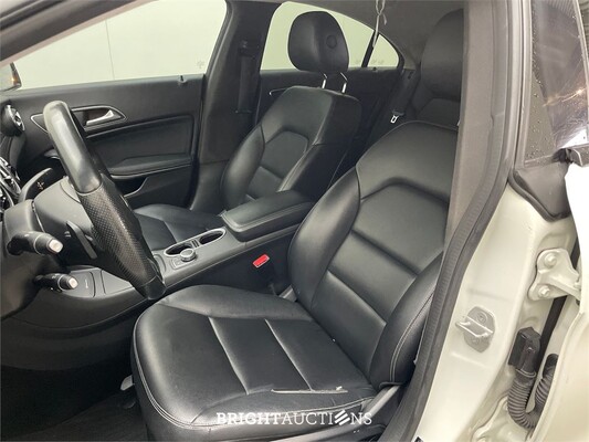 Mercedes-Benz CLA180 Ambition 123pk 2015 CLA-Klasse, XT-642-N