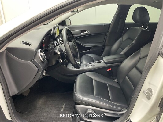 Mercedes-Benz CLA180 Ambition 123pk 2015 CLA-Klasse, XT-642-N