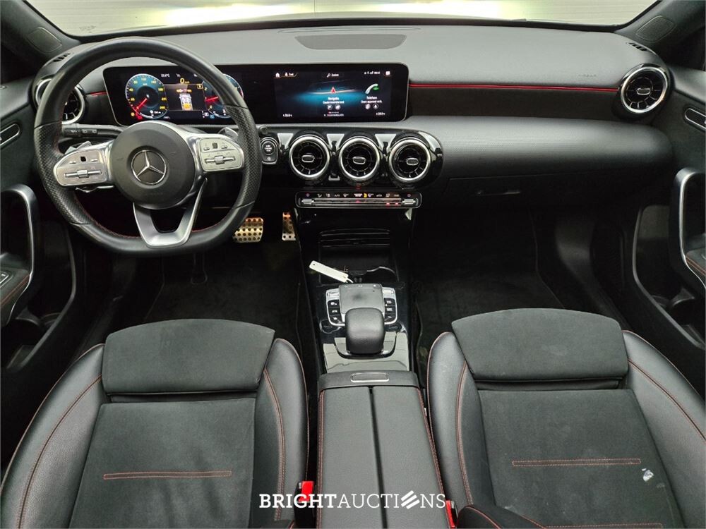 Mercedes-Benz A180 Business Solution AMG Night Upgrade 136pk 2019 (Origineel-NL) A-klasse, ZJ-388-S