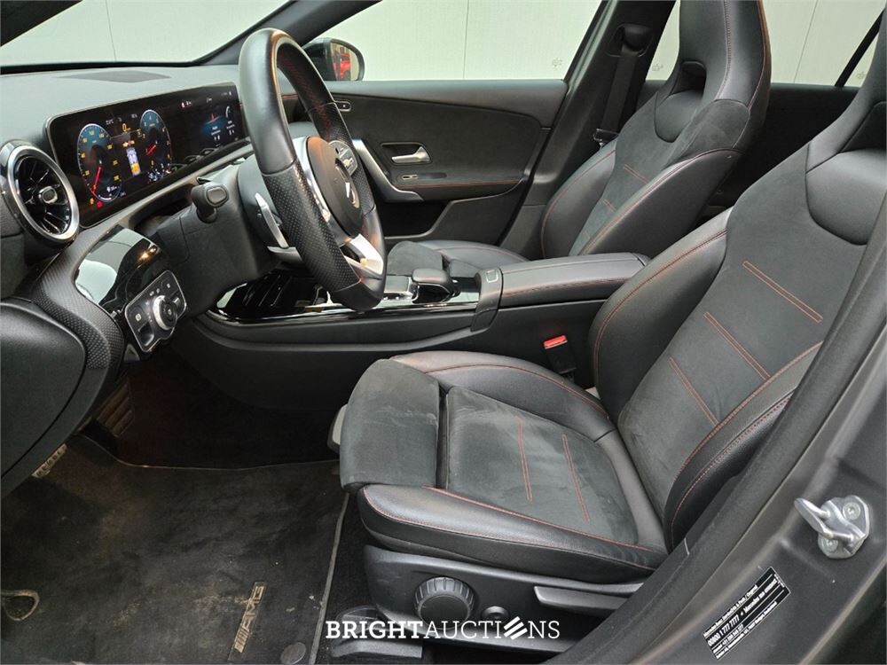 Mercedes-Benz A180 Business Solution AMG Night Upgrade 136pk 2019 (Origineel-NL) A-klasse, ZJ-388-S