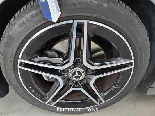 Mercedes-Benz A180 Business Solution AMG Night Upgrade 136pk 2019 (Origineel-NL) A-klasse, ZJ-388-S