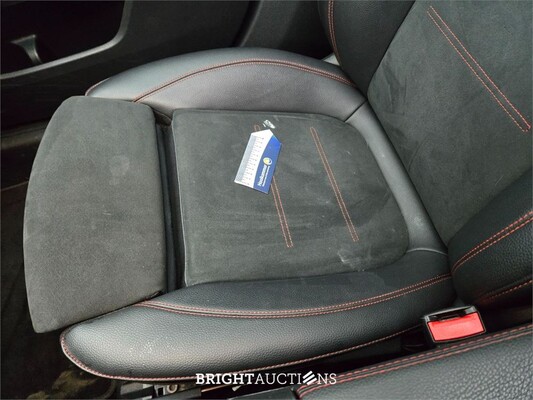Mercedes-Benz A180 Business Solution AMG Night Upgrade 136pk 2019 (Origineel-NL) A-klasse, ZJ-388-S