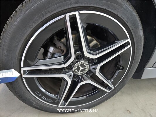 Mercedes-Benz A180 Business Solution AMG Night Upgrade 136pk 2019 (Origineel-NL) A-klasse, ZJ-388-S