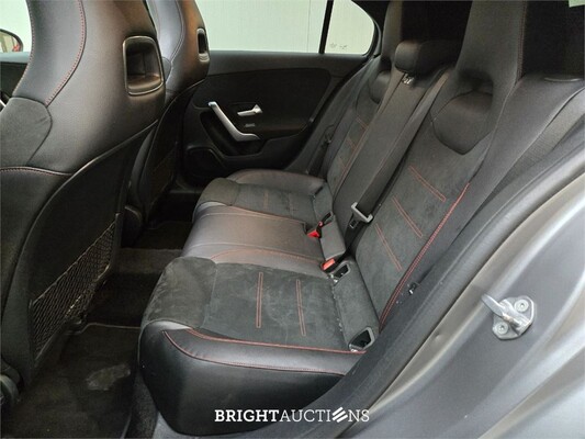 Mercedes-Benz A180 Business Solution AMG Night Upgrade 136pk 2019 (Origineel-NL) A-klasse, ZJ-388-S